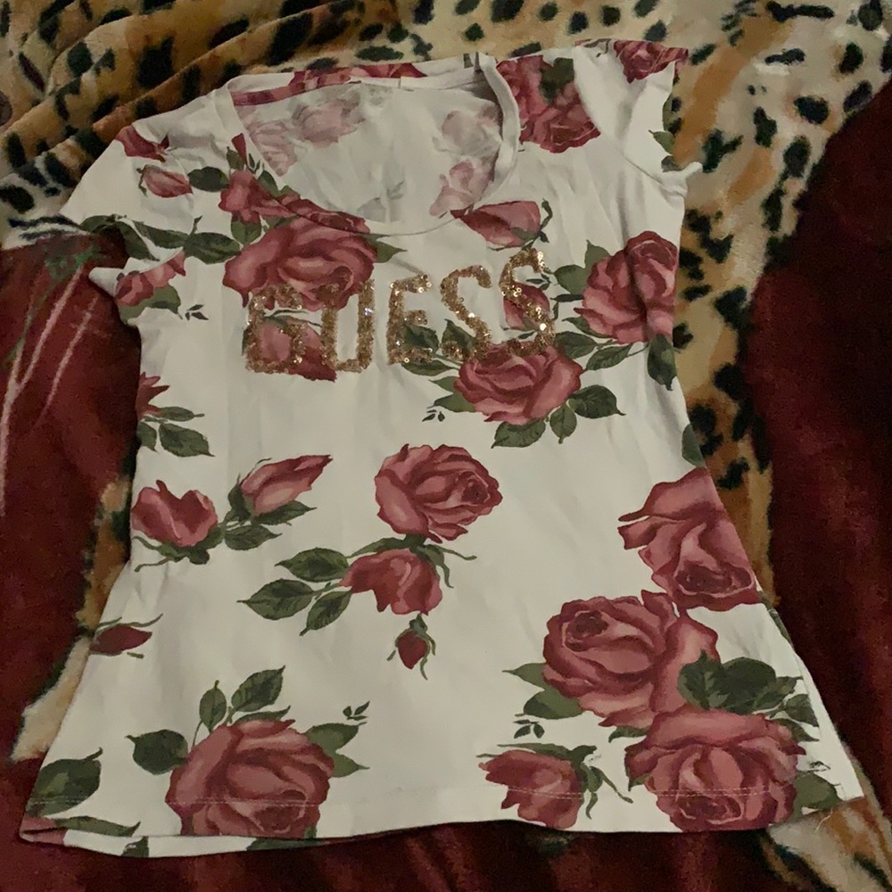 Flower guess white shirt